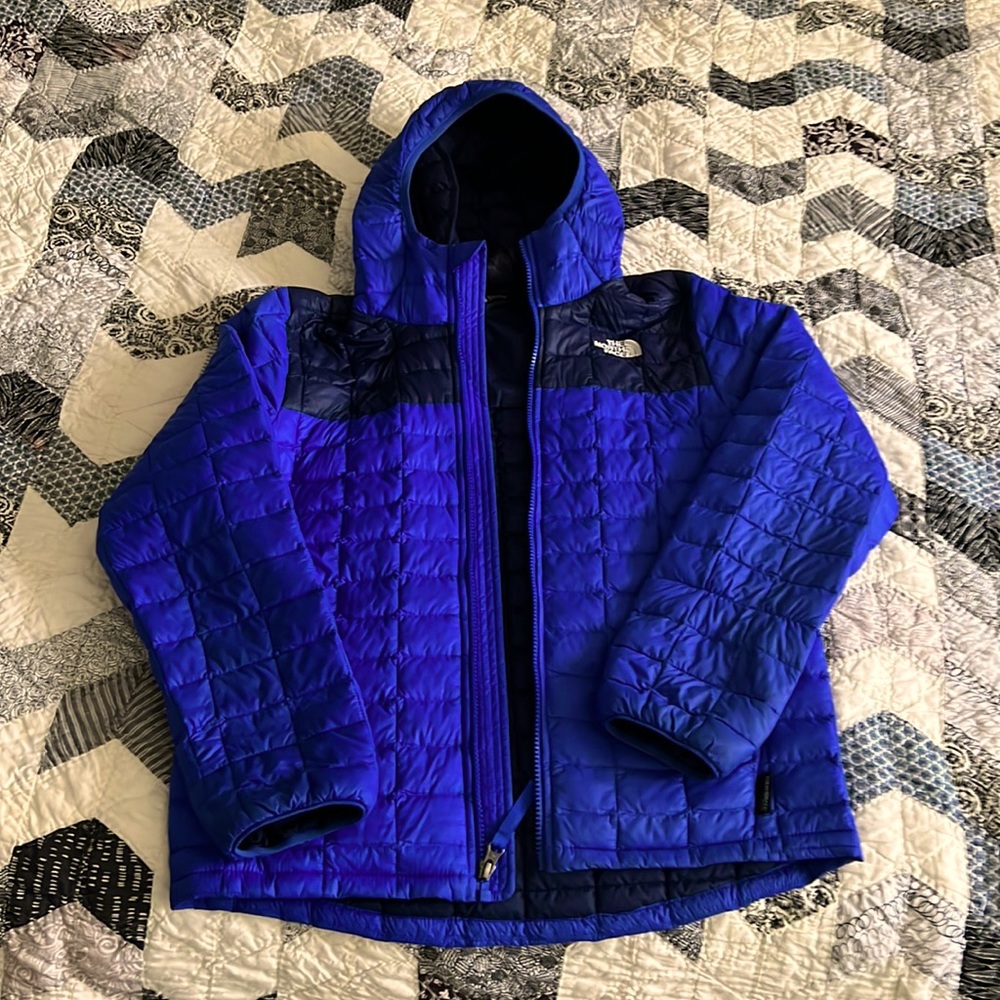 Boys the North Face jacket size YL